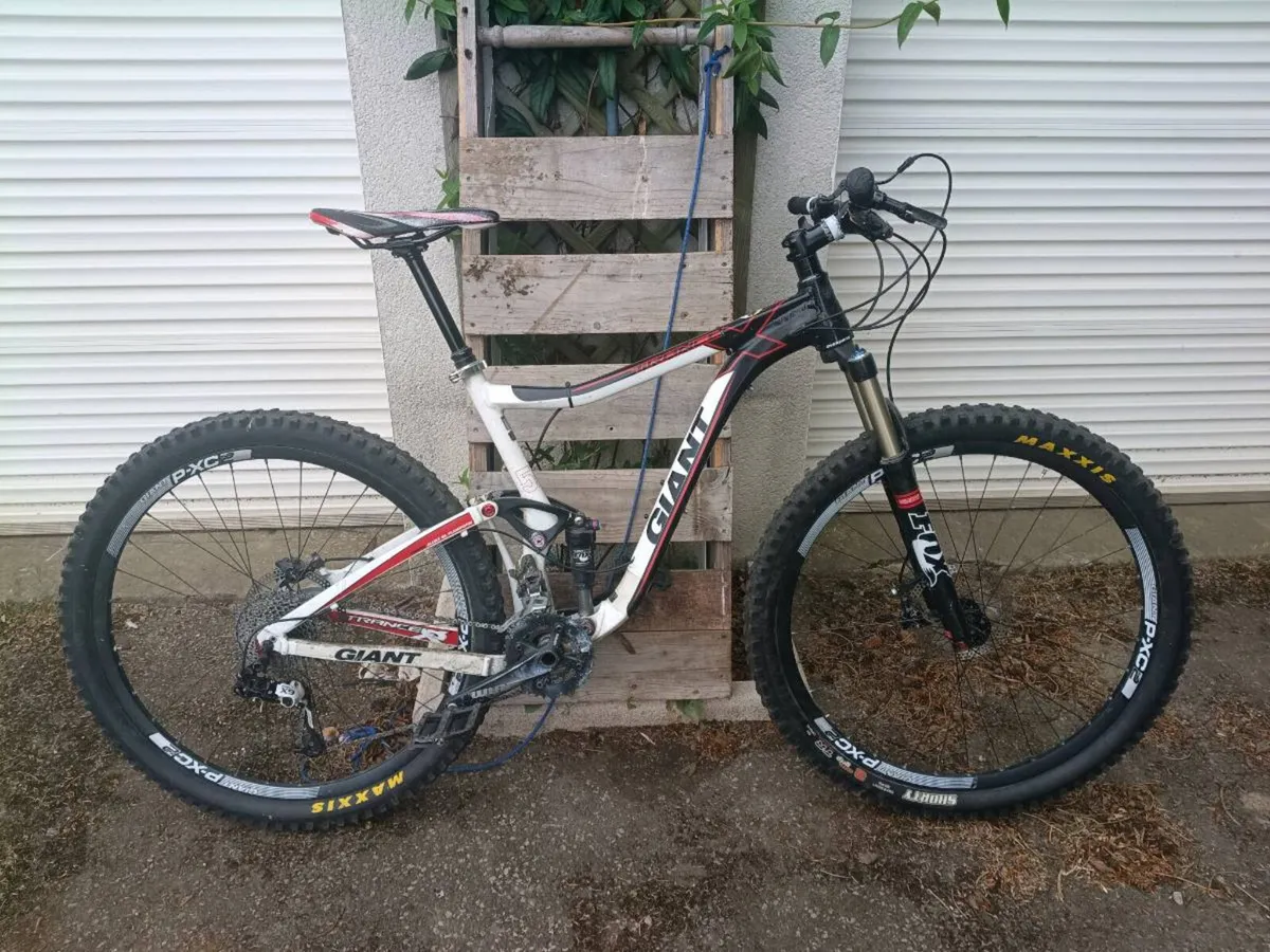 Giant Trance Mountain Bike Size L - Image 2