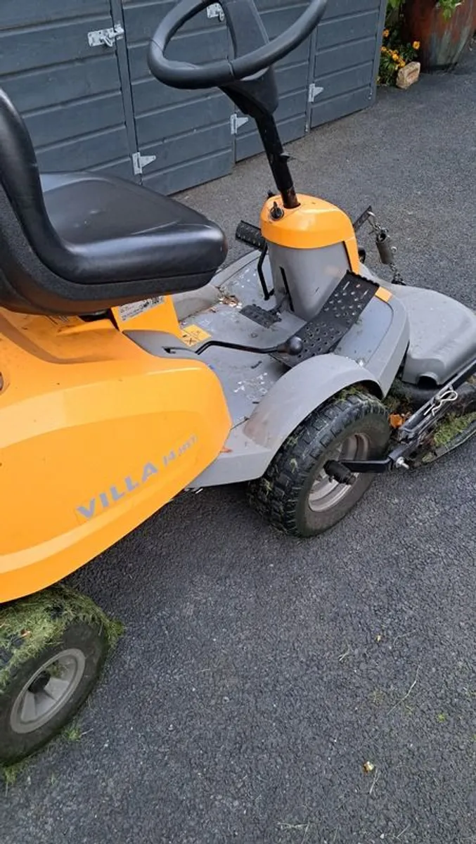 STIGA Ride On Lawnmower - Image 1