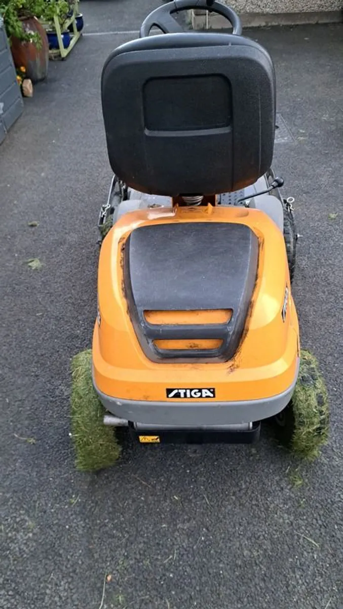 STIGA Ride On Lawnmower - Image 3