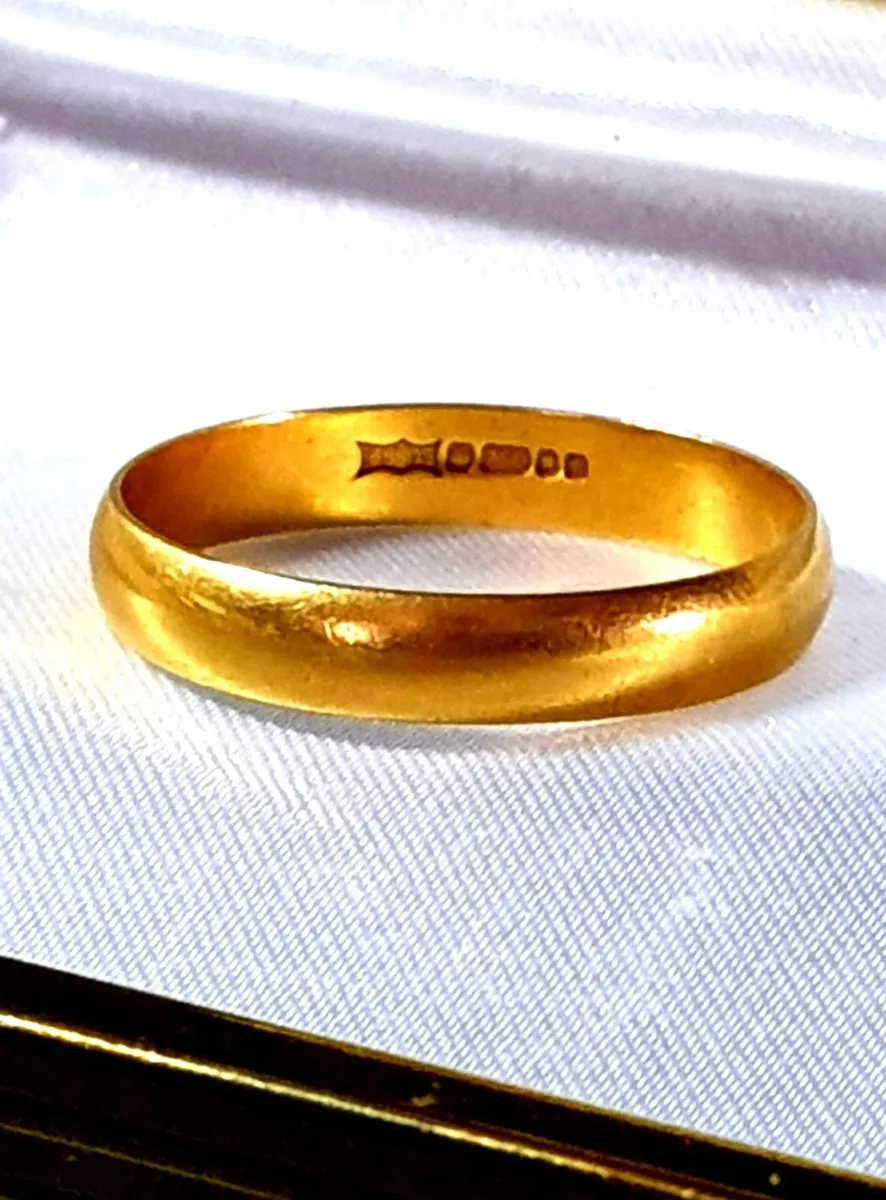 Vintage 18k Gold Wedding Ring - Image 4