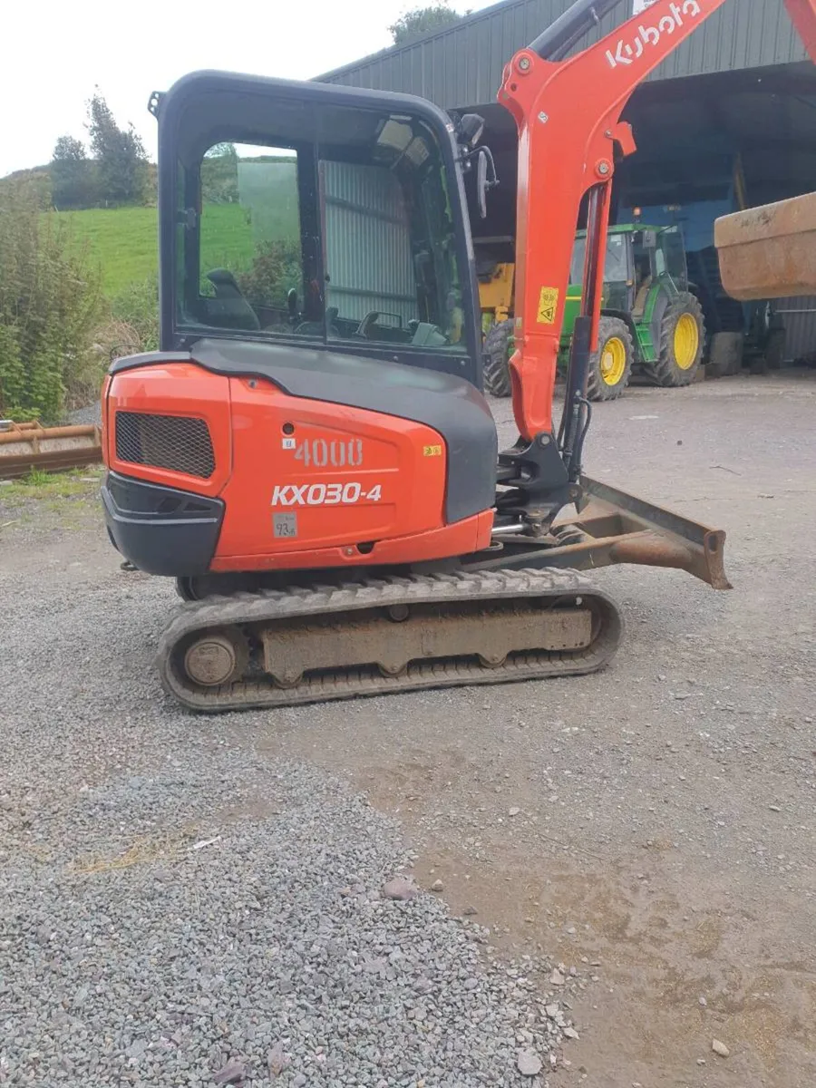 Kobota kx030-4  2018  low hours - Image 3