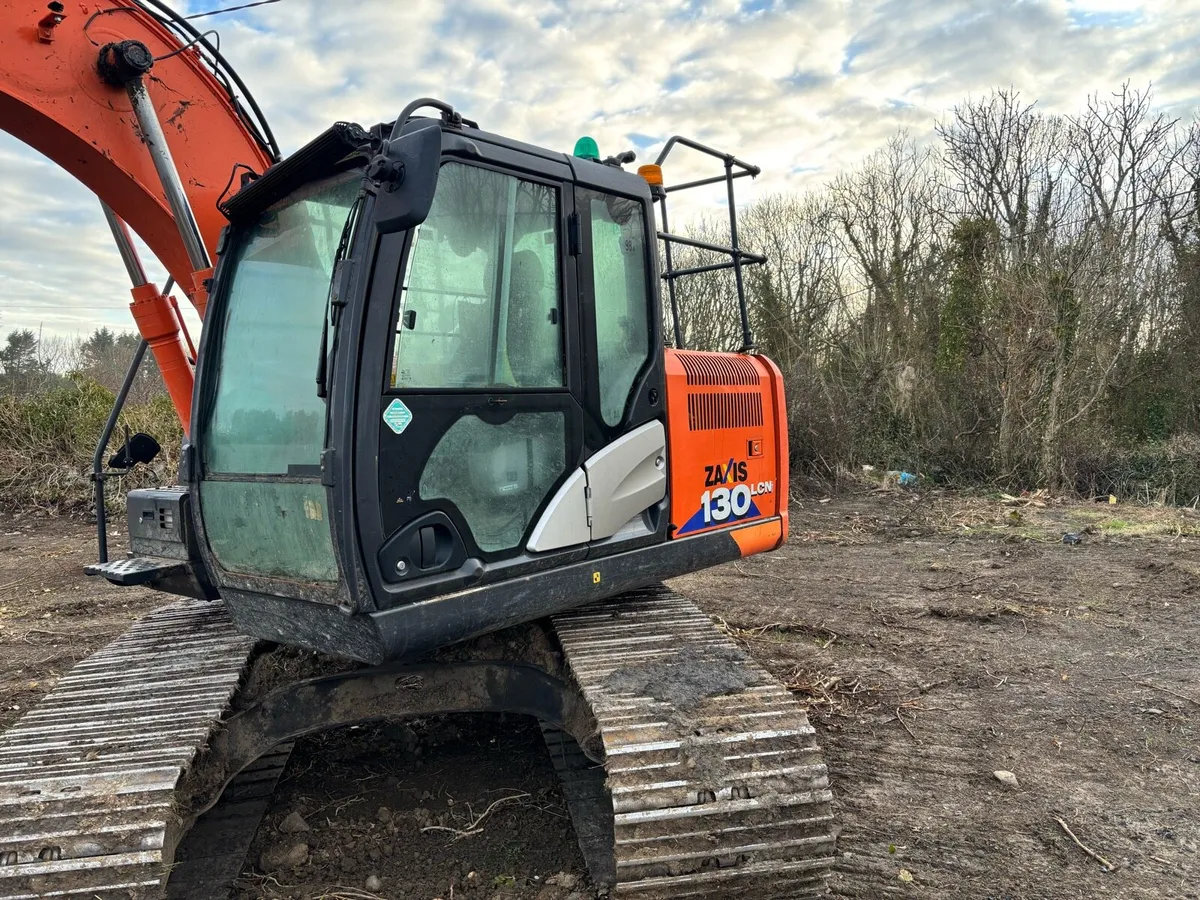 Hitachi 130 - Image 2
