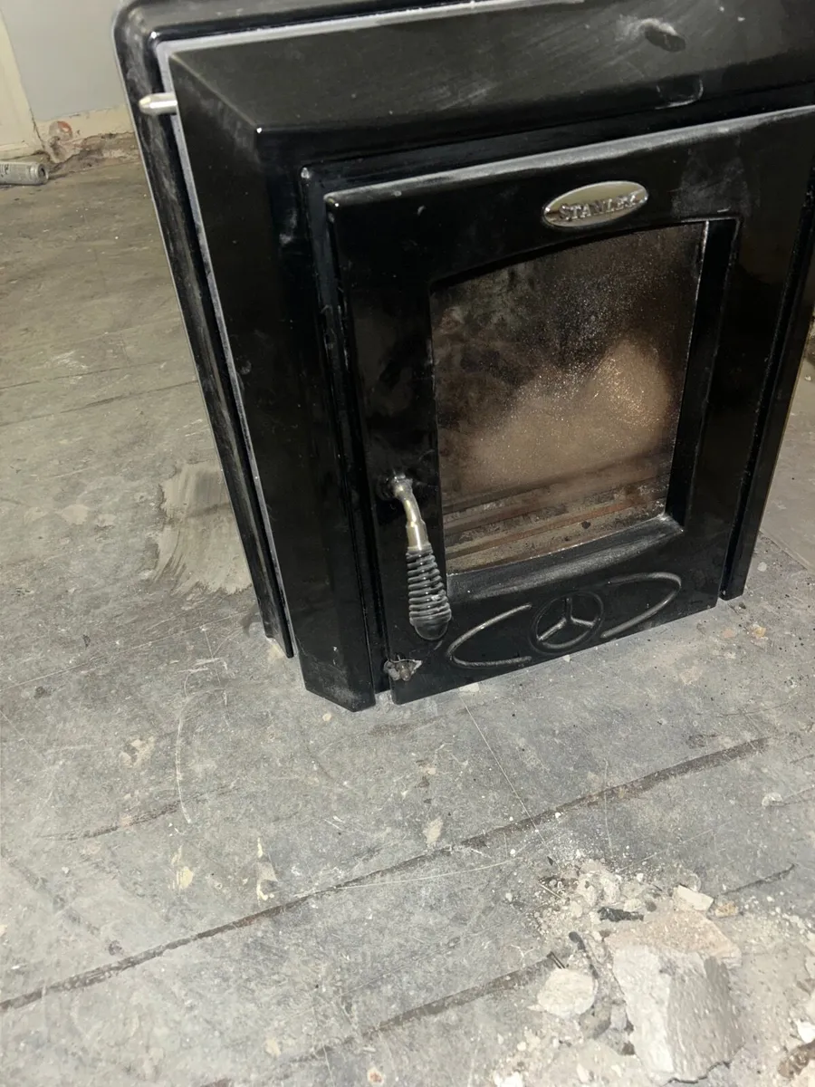 Stove with back boiler - Image 2