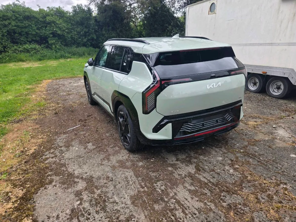 KIA EV3 GT LINE   SEPT 2025.  8k kms 82kw - Image 2