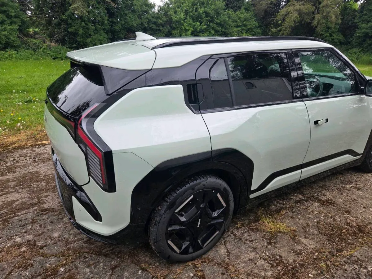 KIA EV3 GT LINE   SEPT 2025.  8k kms 82kw - Image 3