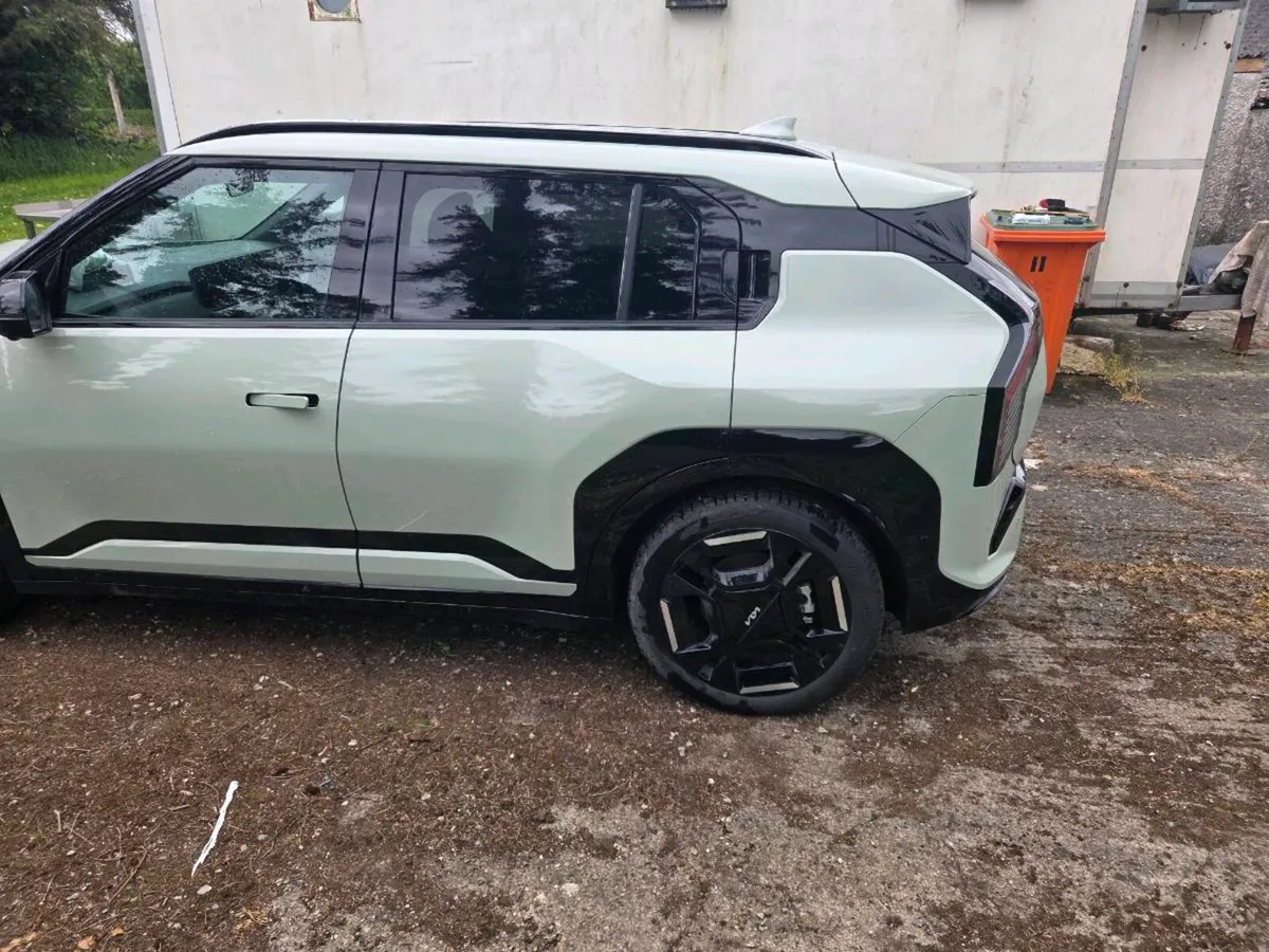 KIA EV3 GT LINE   SEPT 2025.  8k kms 82kw - Image 4