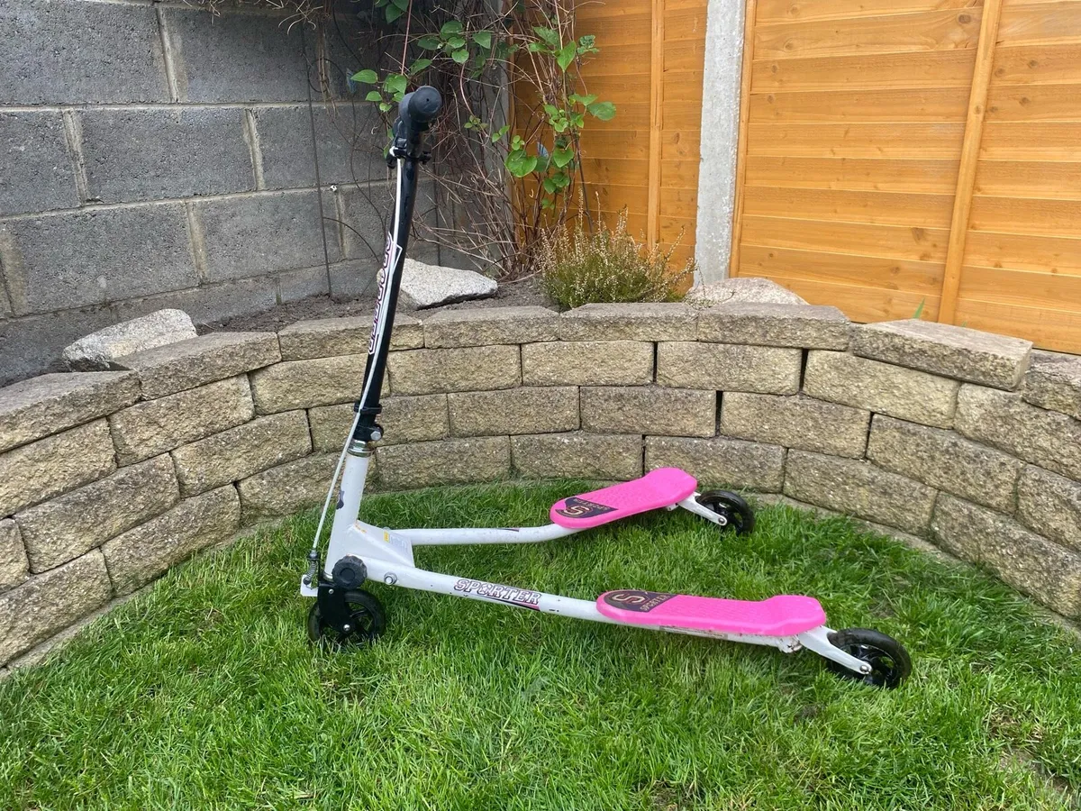 Kids scooter - Image 1