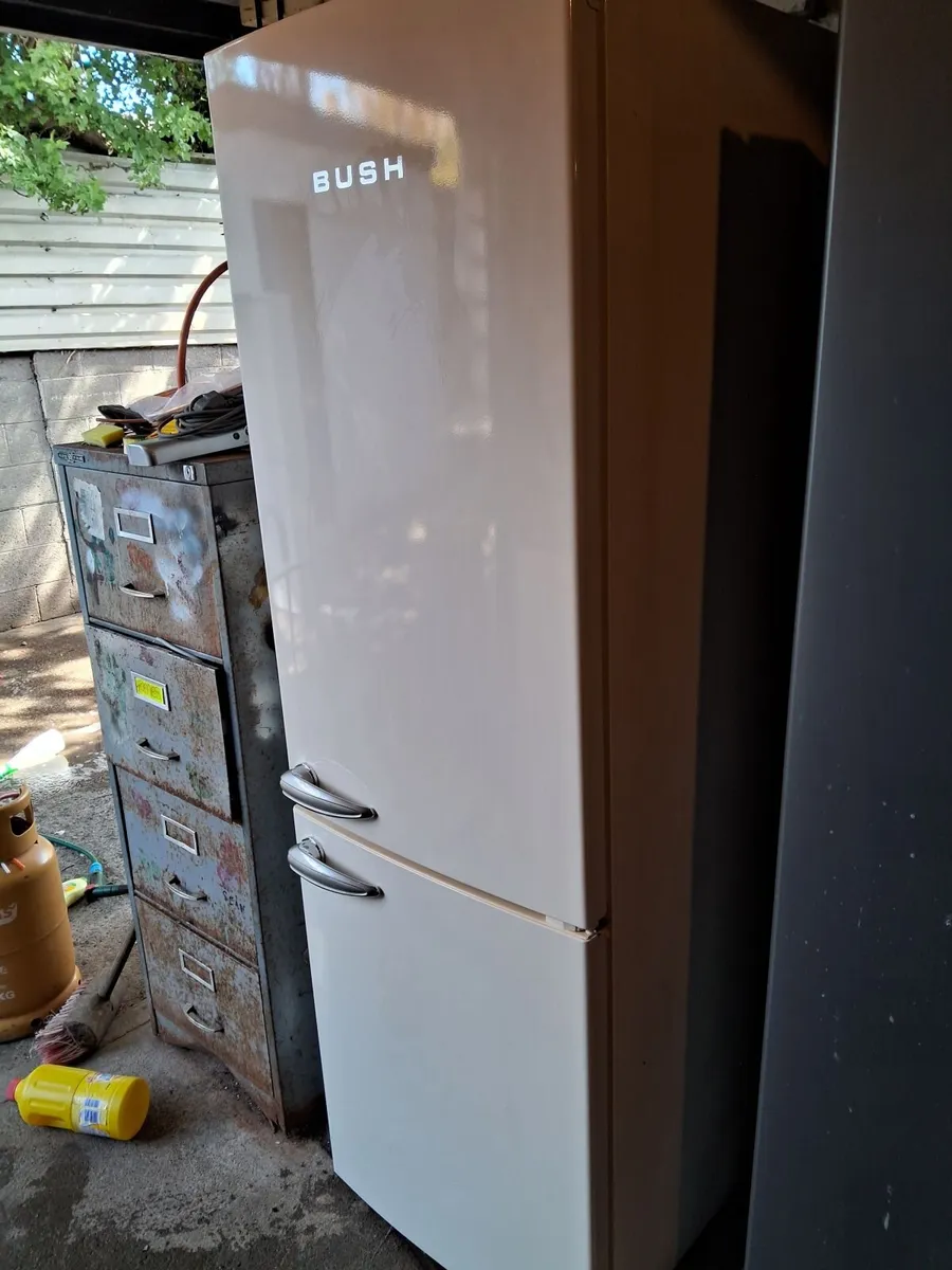 RECTRO STYLE FRIDGE AND FREEZER - Image 2