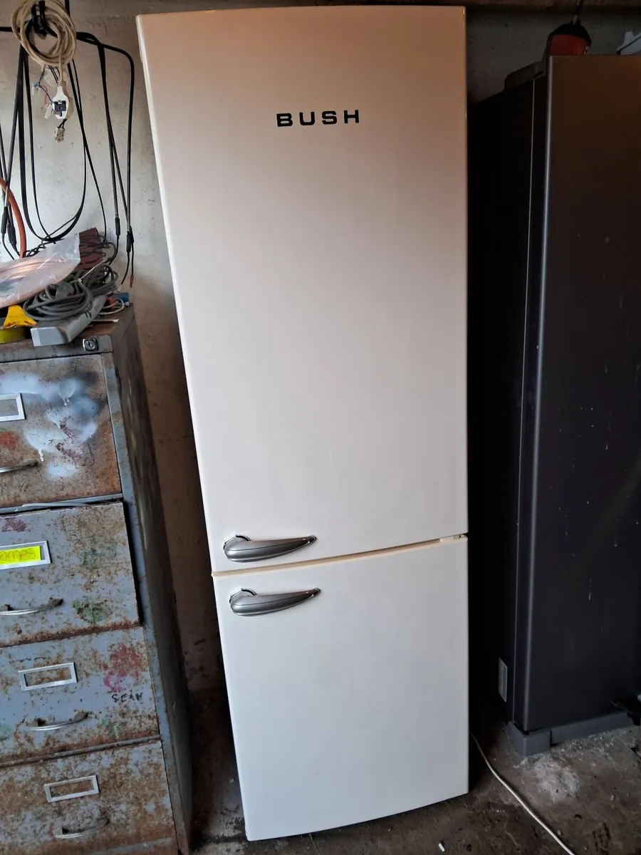 RECTRO STYLE FRIDGE AND FREEZER - Image 3