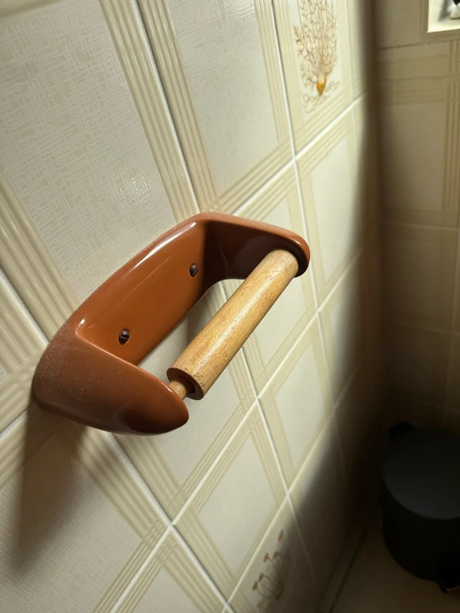 Toilet - Image 2