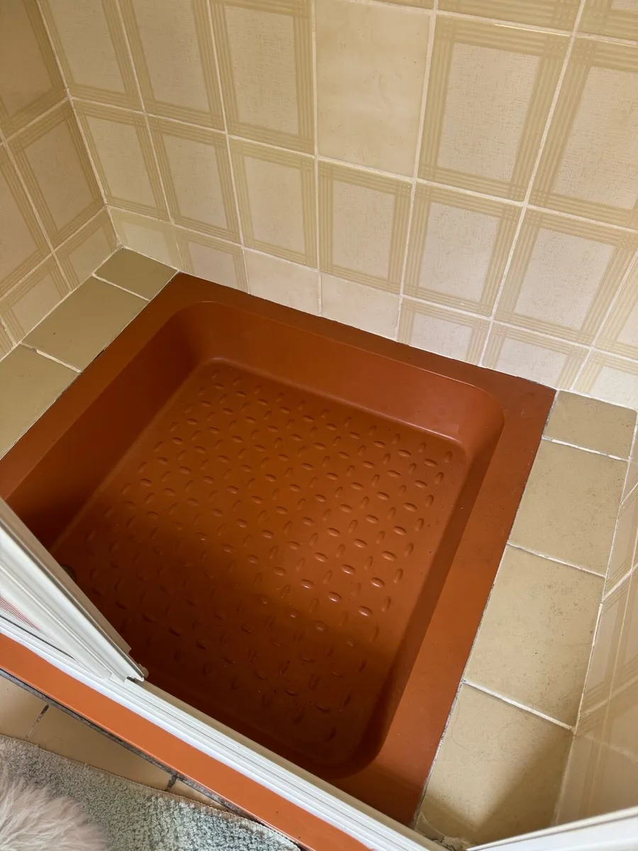 Toilet - Image 4