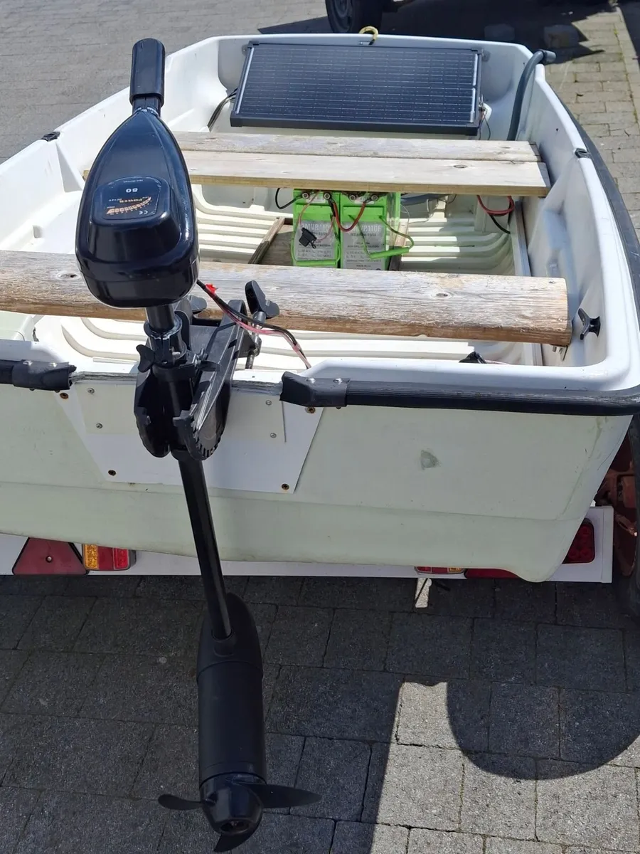 Boat, double skinned PVC 7', electric motor - Image 2