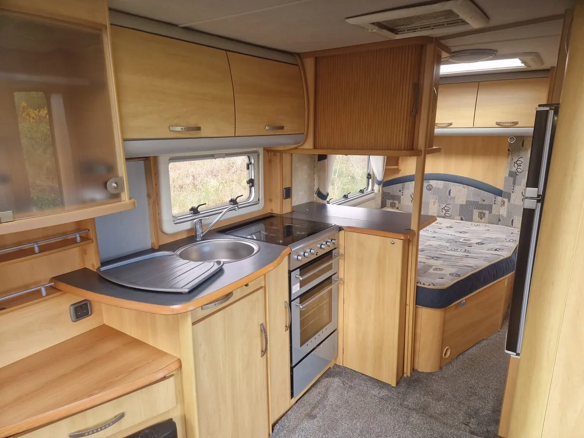 Sterling elite 5 berth fixed bed caravan - Image 2