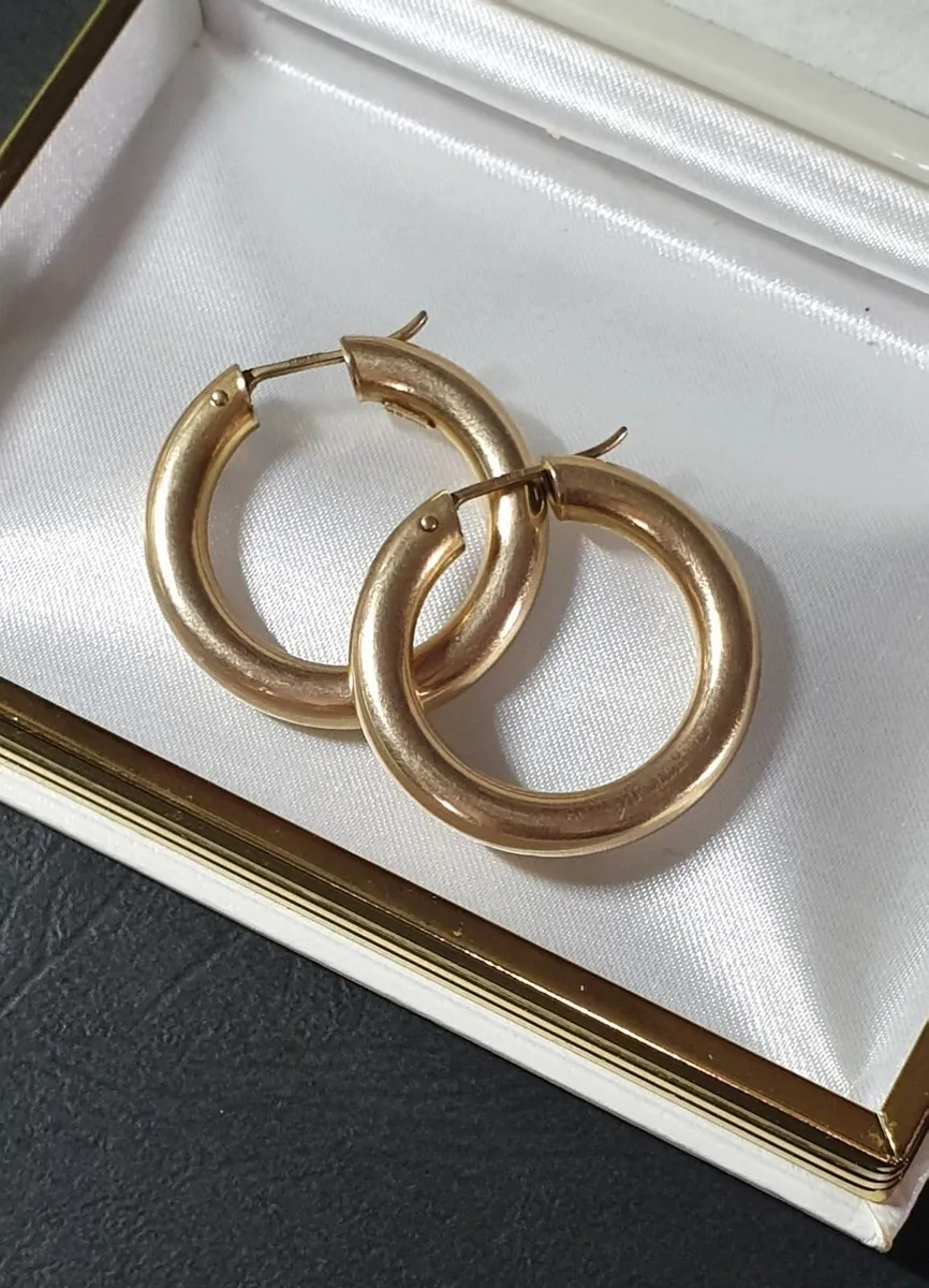 Vintage 'Chunky' 9 ct Gold Hoops - Image 3
