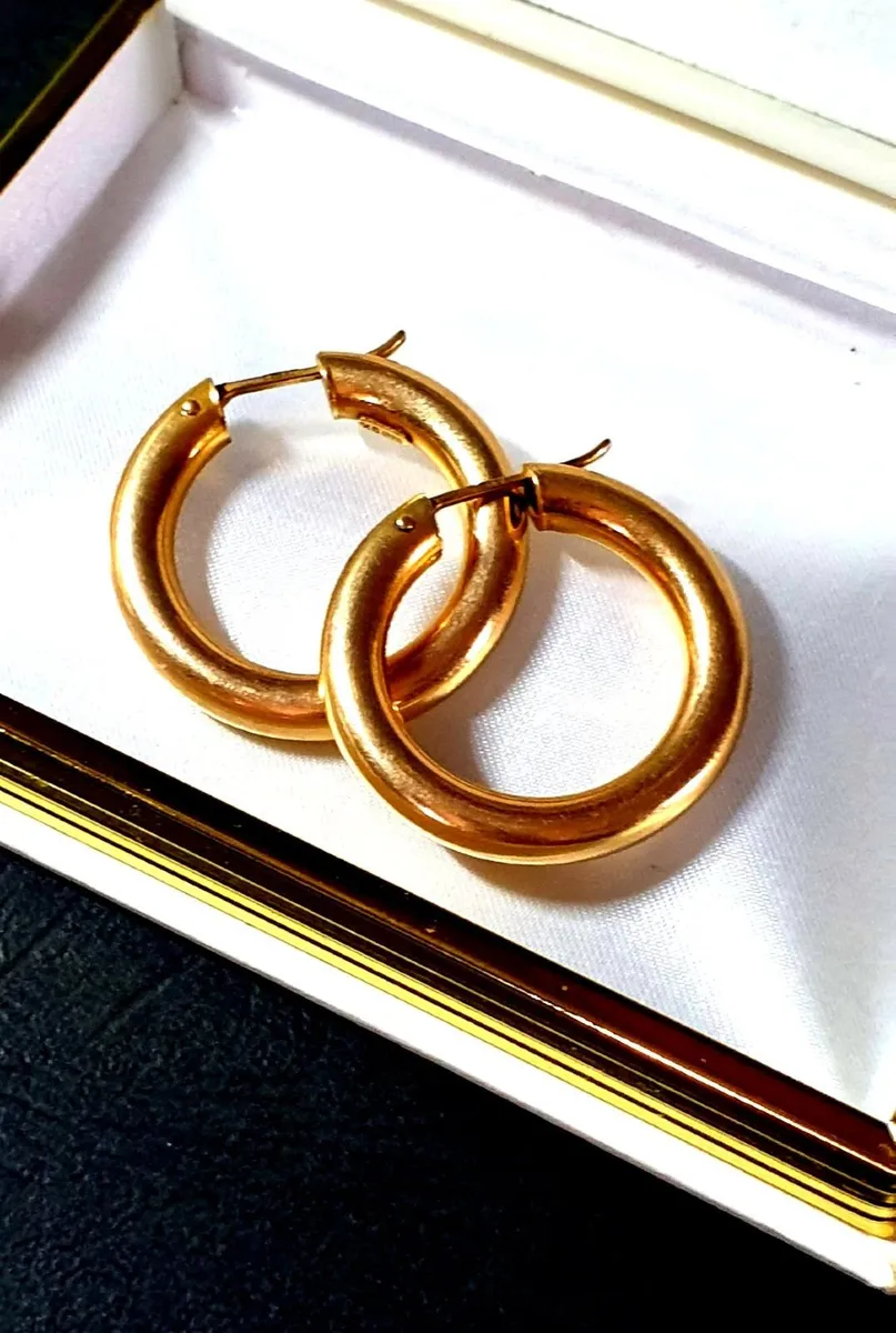 Vintage 'Chunky' 9 ct Gold Hoops - Image 4