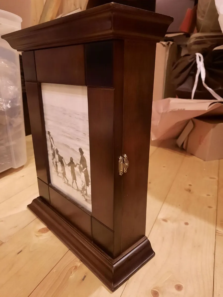 Wooden Key Cabinet with Photo Frame – NEW - Image 2