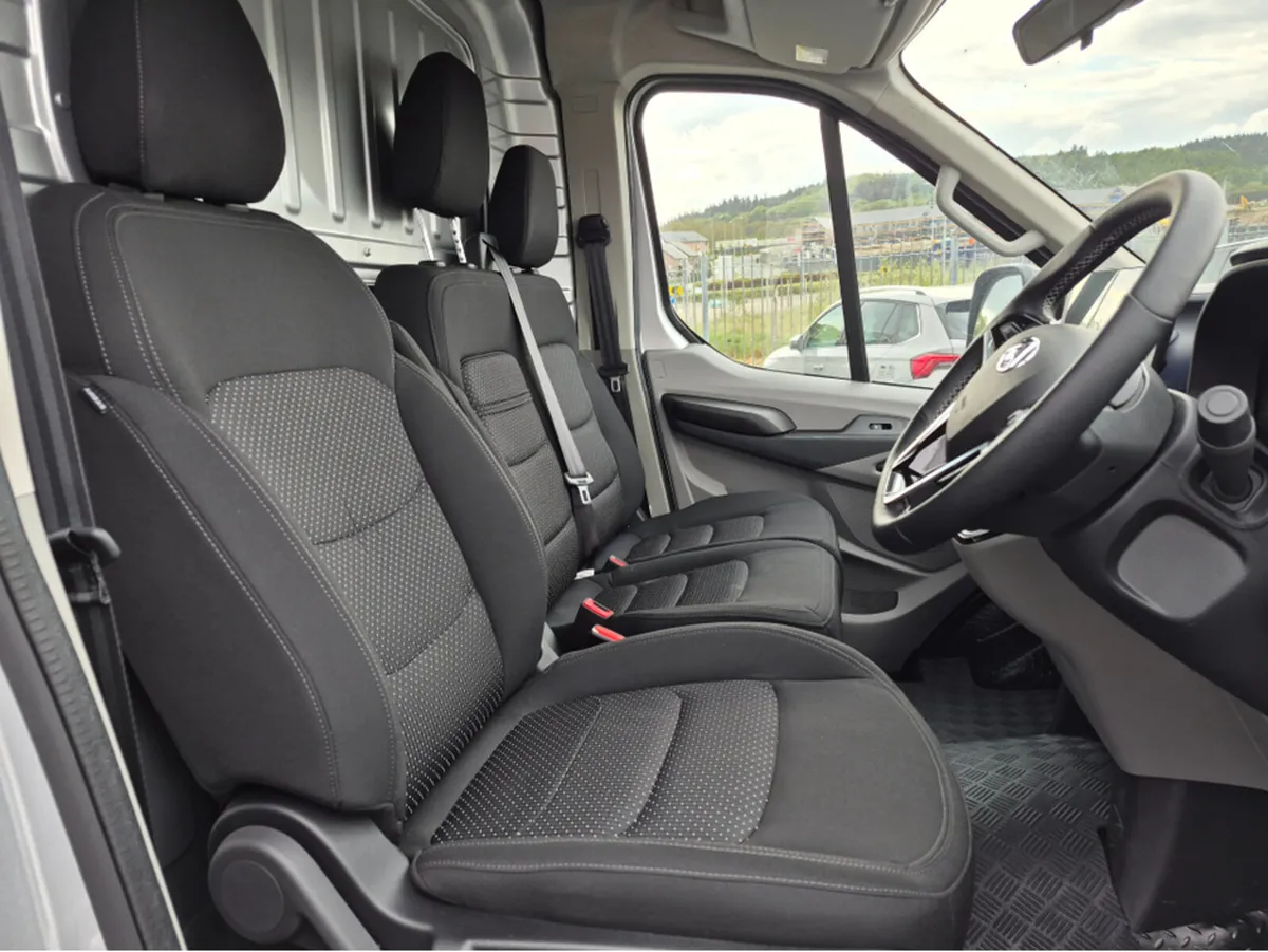 Maxus DELIVER 9 PV LH FWD LUXURY EVIE G - Image 3