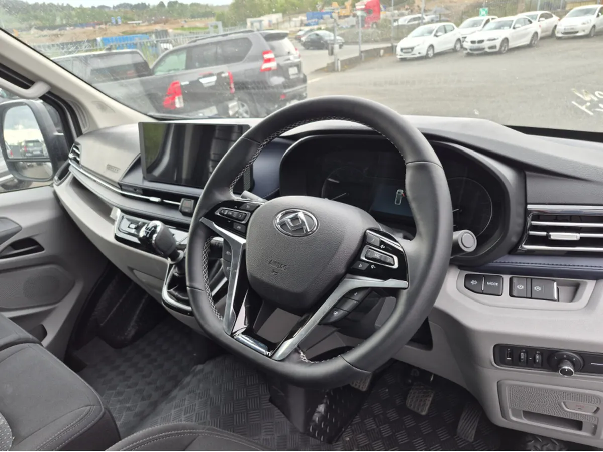 Maxus DELIVER 9 PV LH FWD LUXURY EVIE G - Image 4