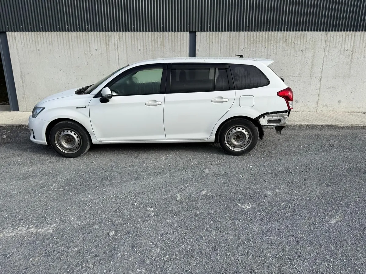 2015 Toyota Corolla Fielder Automatic - Image 1