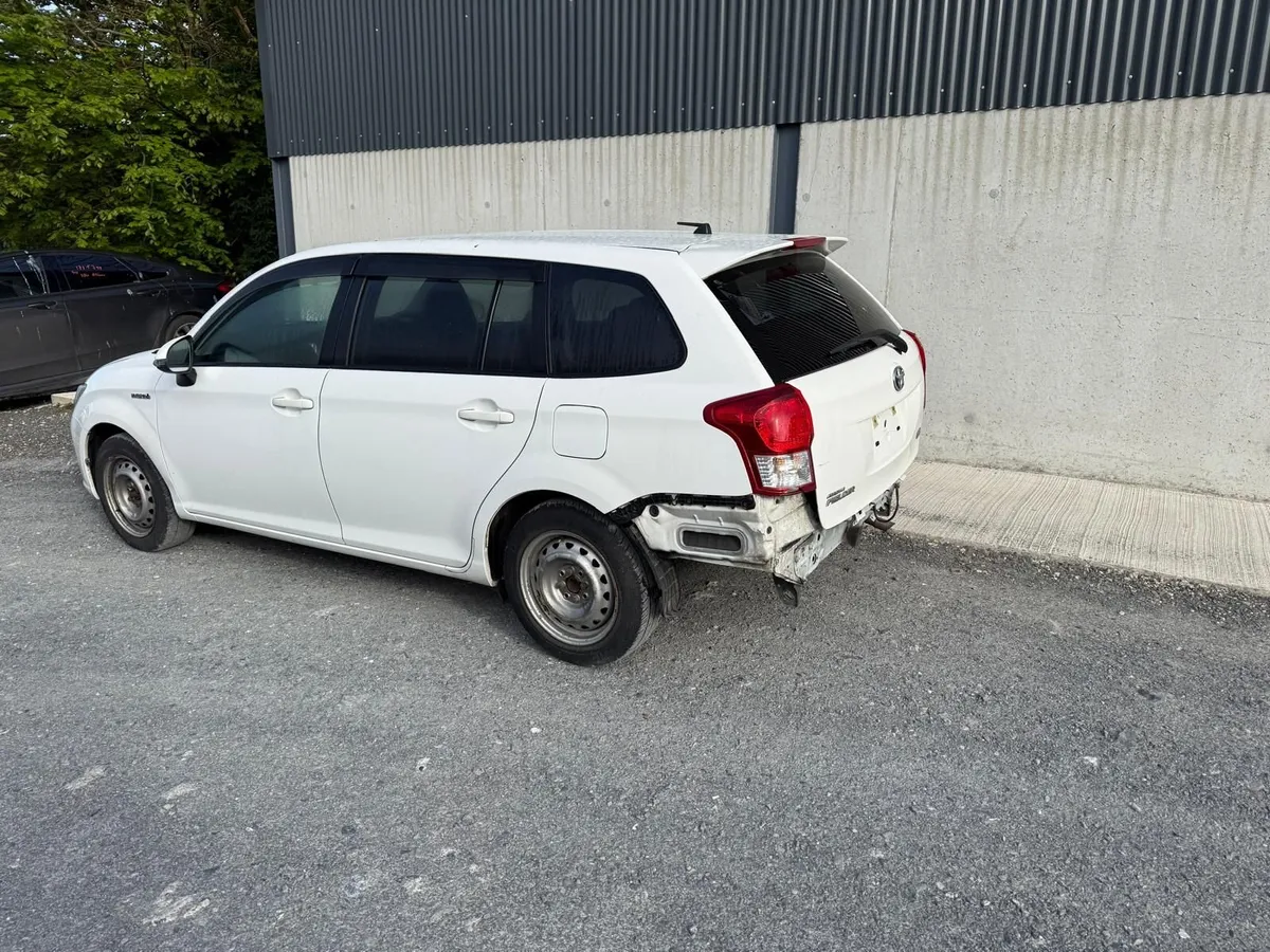 2015 Toyota Corolla Fielder Automatic - Image 4