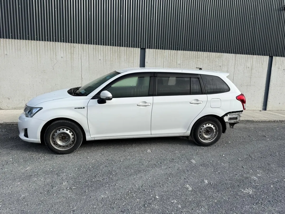 2015 Toyota Corolla Fielder Automatic - Image 3