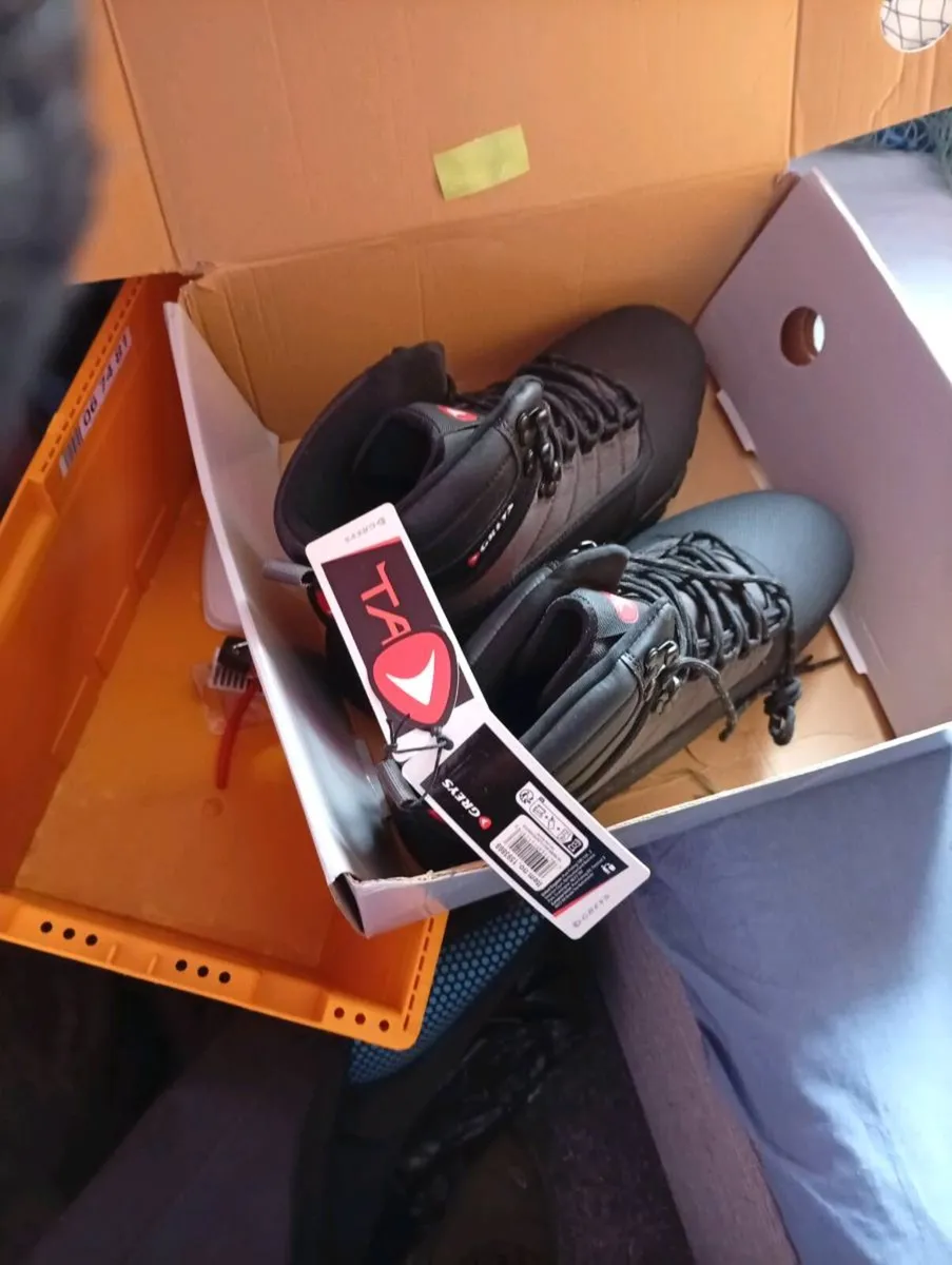 Brand new wading boots - Image 2