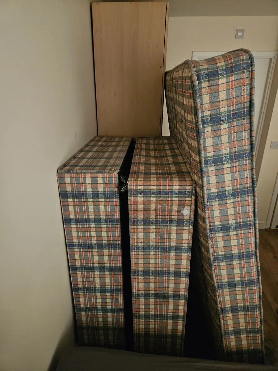 Bed - Image 1
