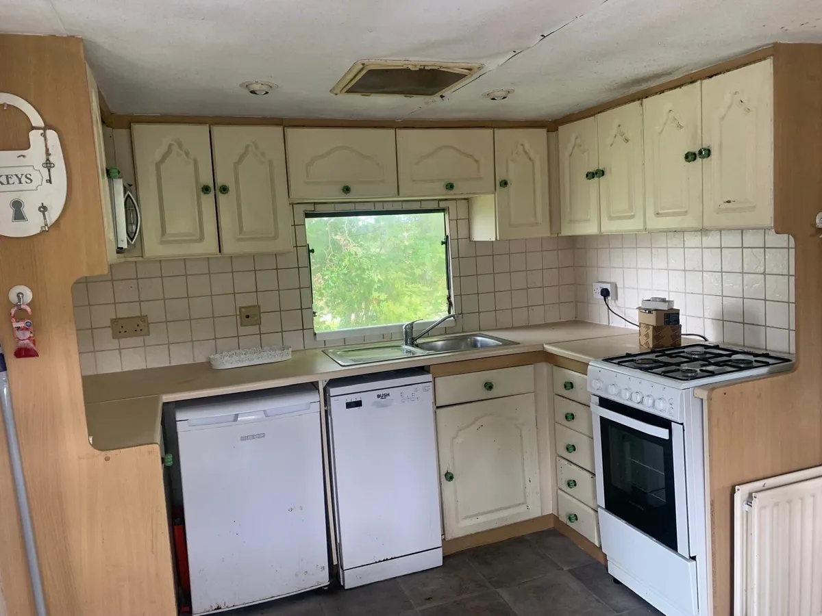 Mobile Home - Image 4