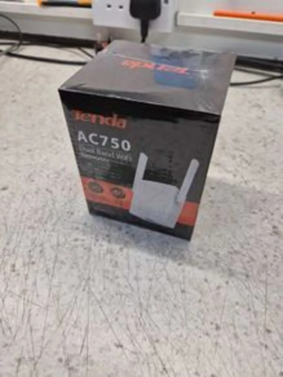 Tenda A15 AC750 DualBandWiFiRepeater