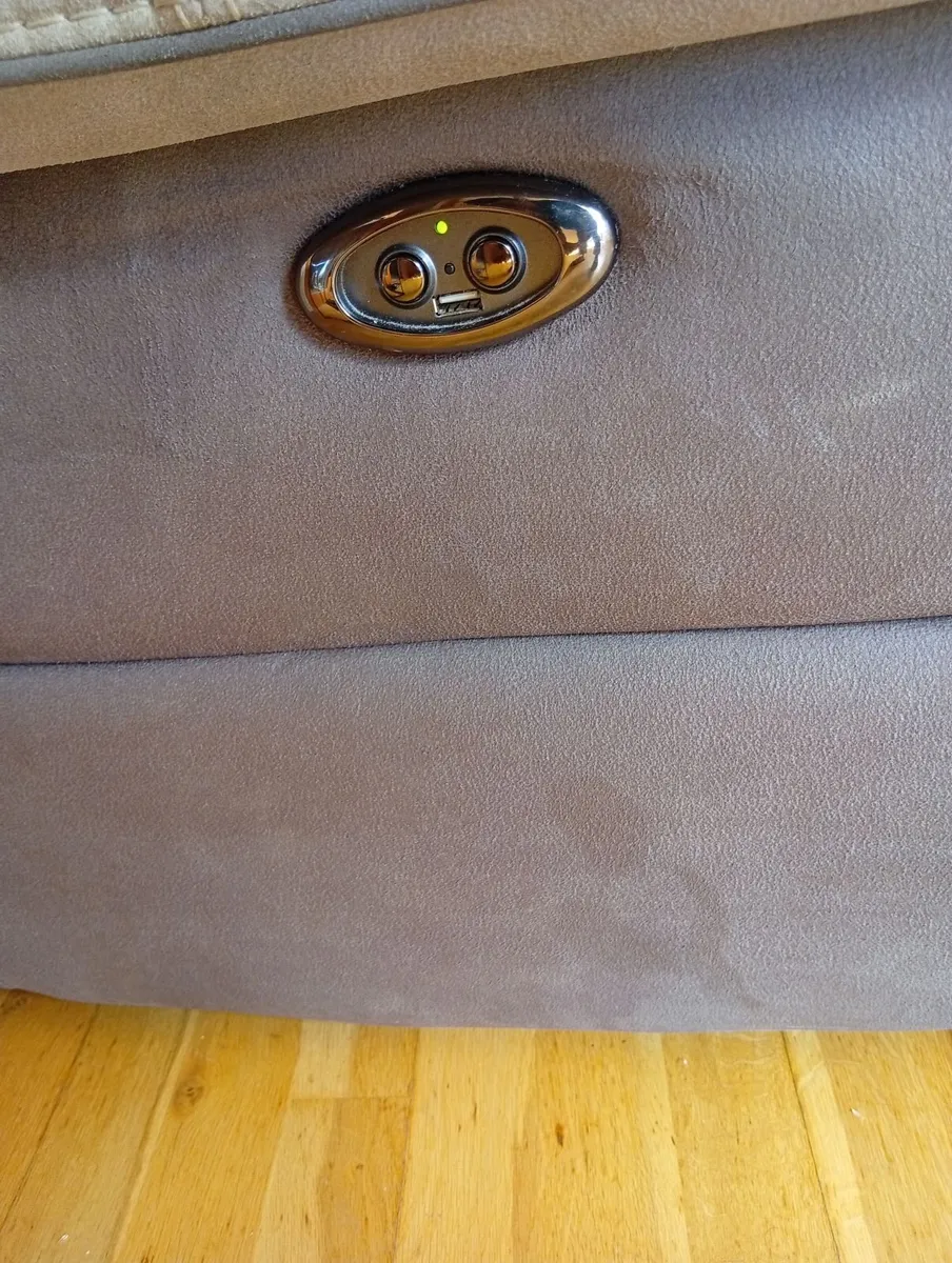 Electric recliner sofa - Image 3