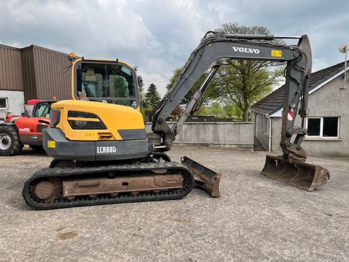 2015 Volvo ECR 88D Excavator - Image 4