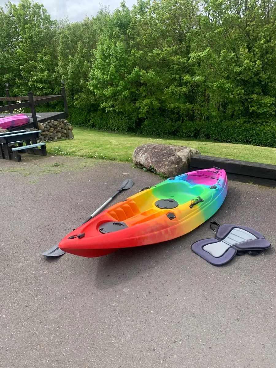 2 X Sea kayaks with seat and oars - Image 1