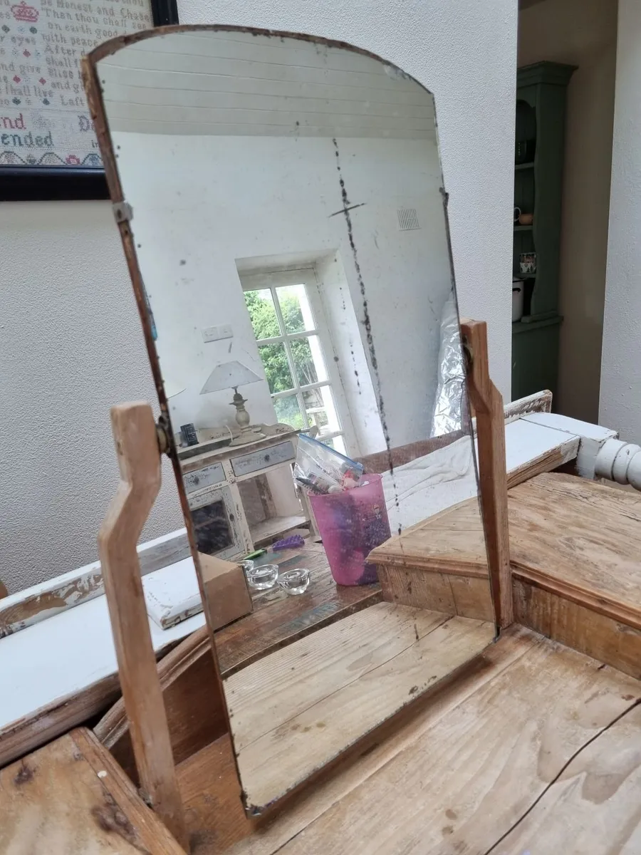 Antique small pine dressing table and mirror - Image 4