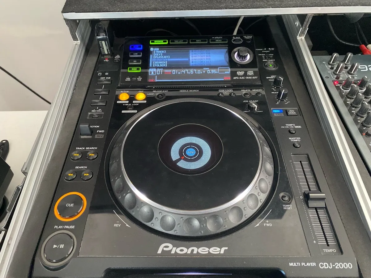 Pioneer Cdj 2000s & Xone 92 Mixer - Image 4