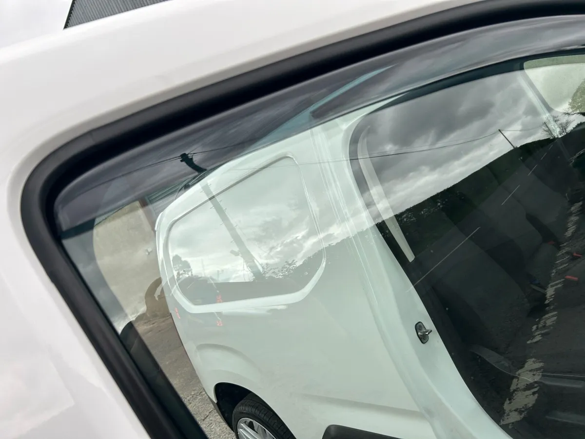 Peugeot Partner Mint condition. VAT INCLUDED - Image 4