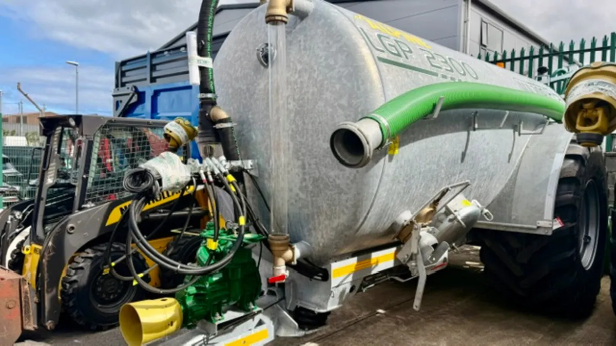 Major 2300 Alpine LGP Tanker