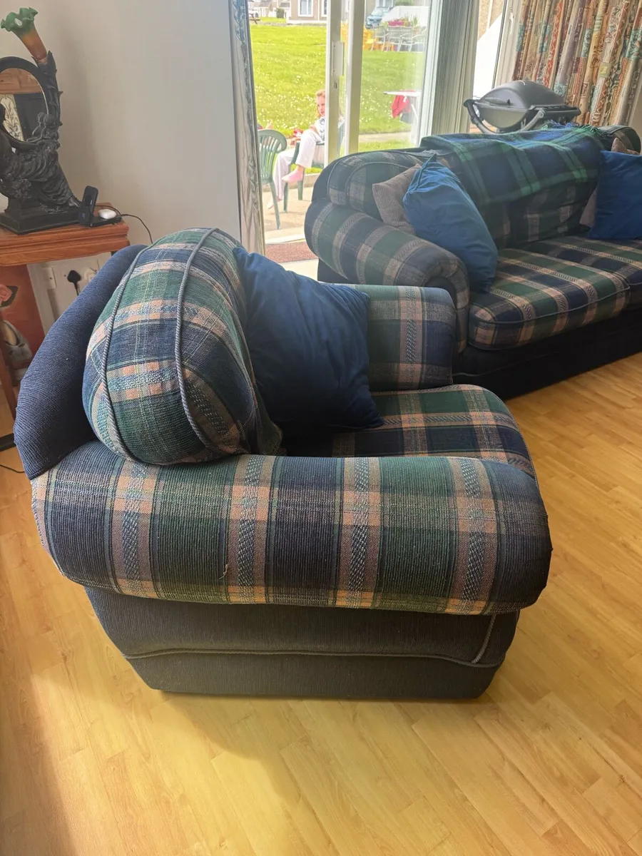 Free Suite Furniture - Image 2