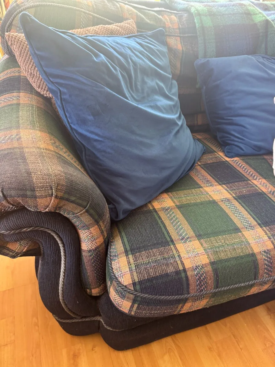 Free Suite Furniture - Image 3