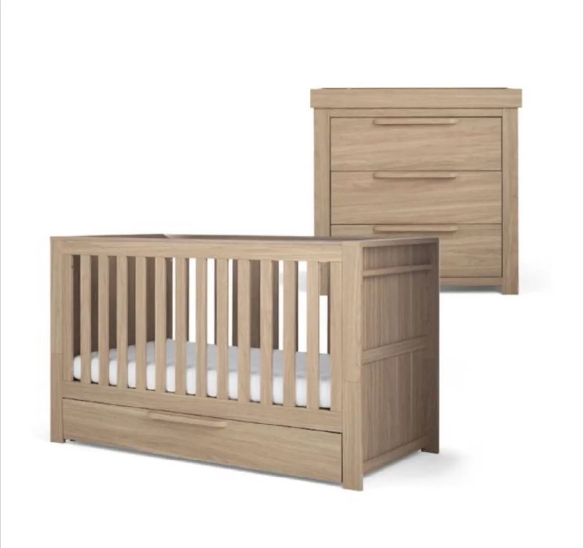 Mamas and Papas Cotbed and Changing Unit/Drawers - Image 2