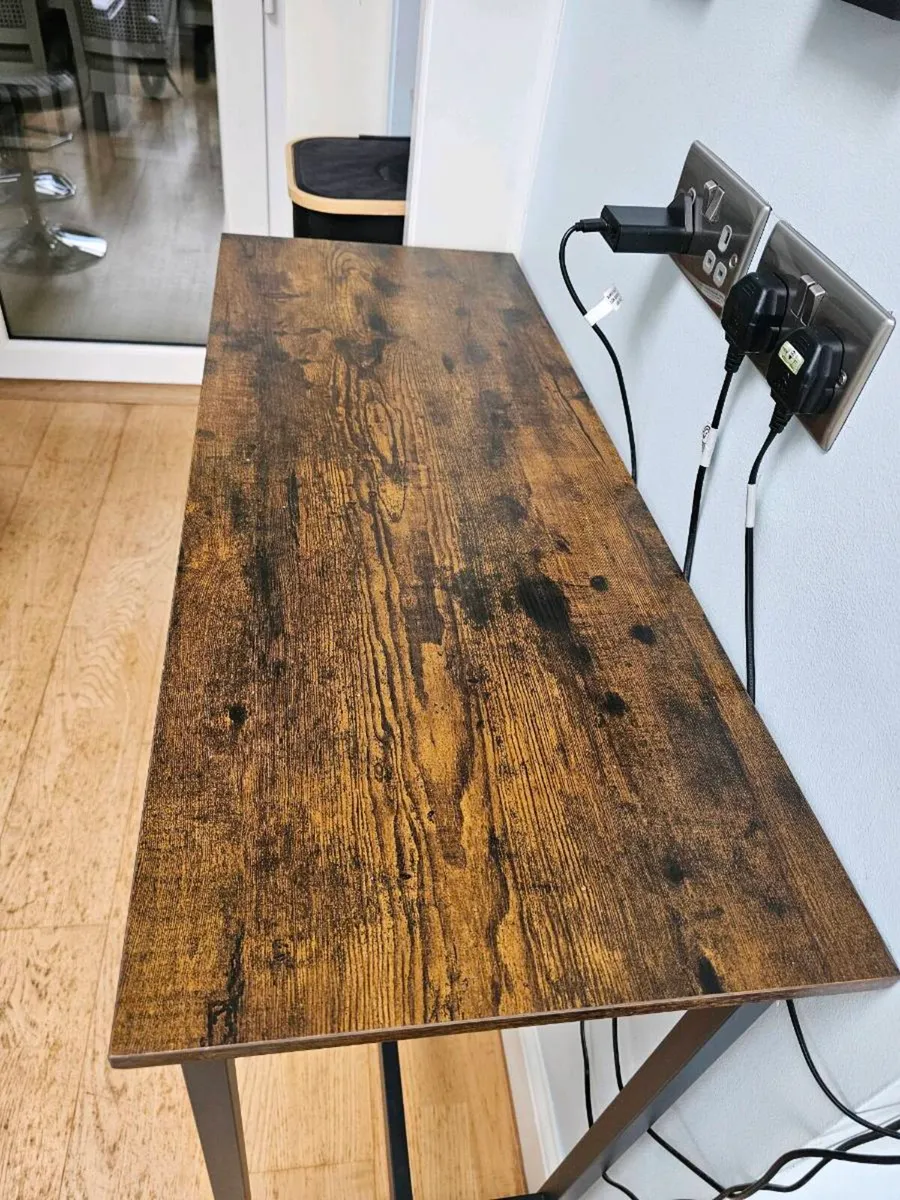 Breakfast table. - Image 3