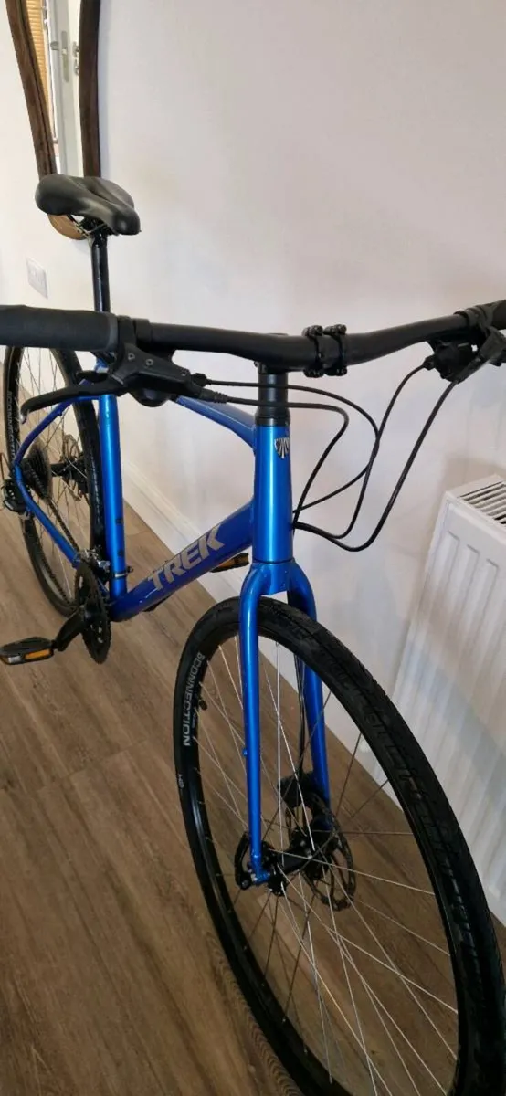 Trek FX 2 ( delivery )( serviced ) - Image 3