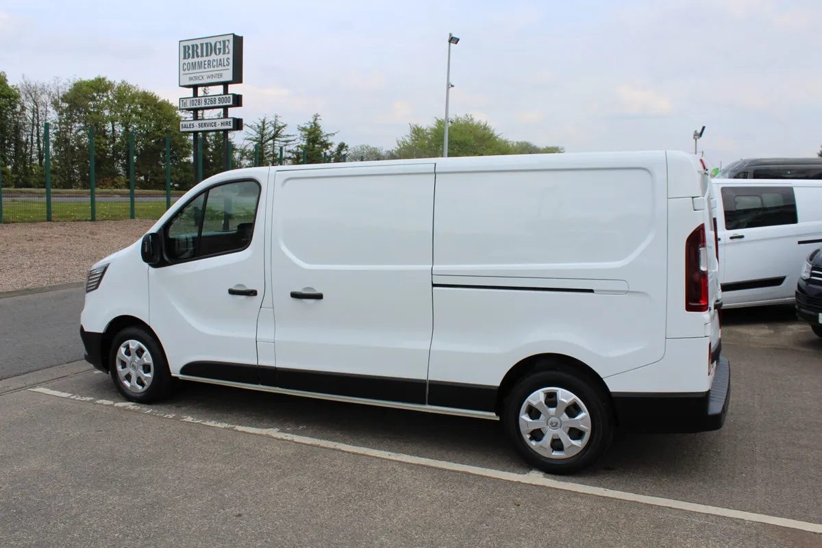 2023 Renault Trafic LL30 Business+ - Image 4