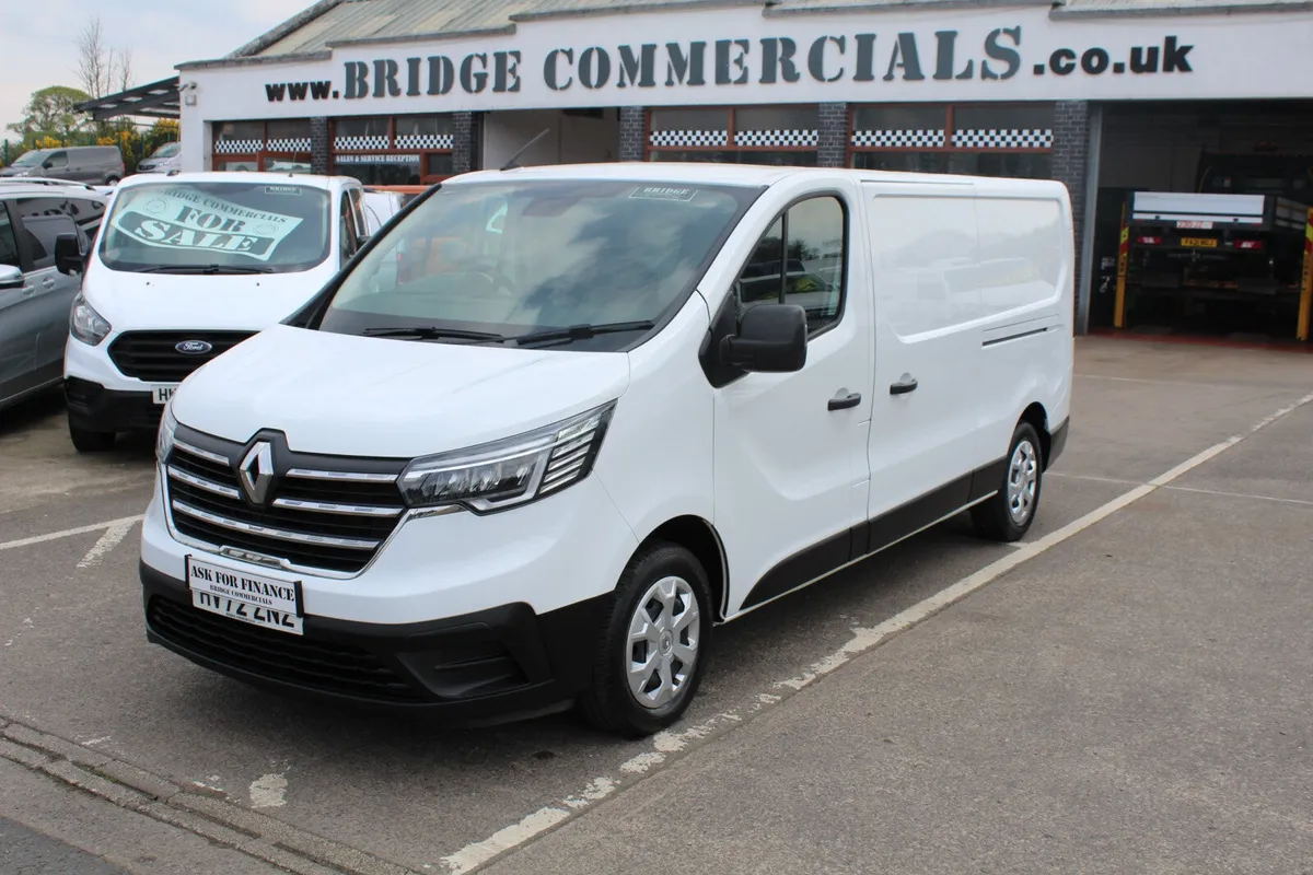 2023 Renault Trafic LL30 Business+ - Image 1