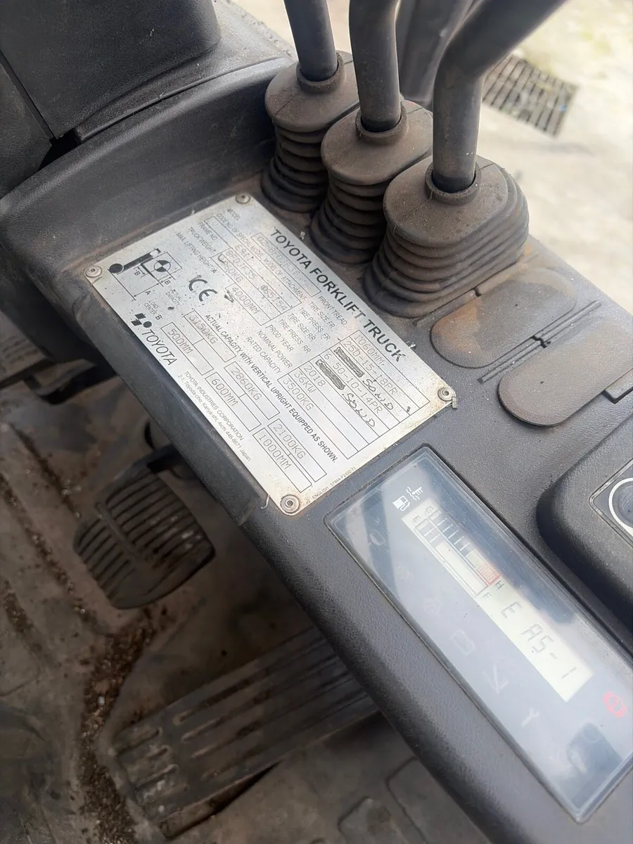 Toyota forklift - Image 4