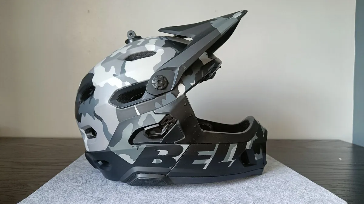 Bell Super DH Spherical Helmet - Image 3