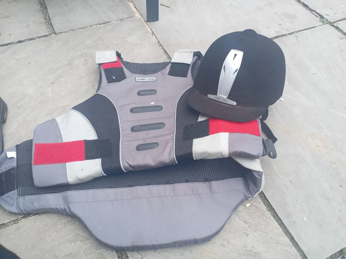|Riding gear - Image 3