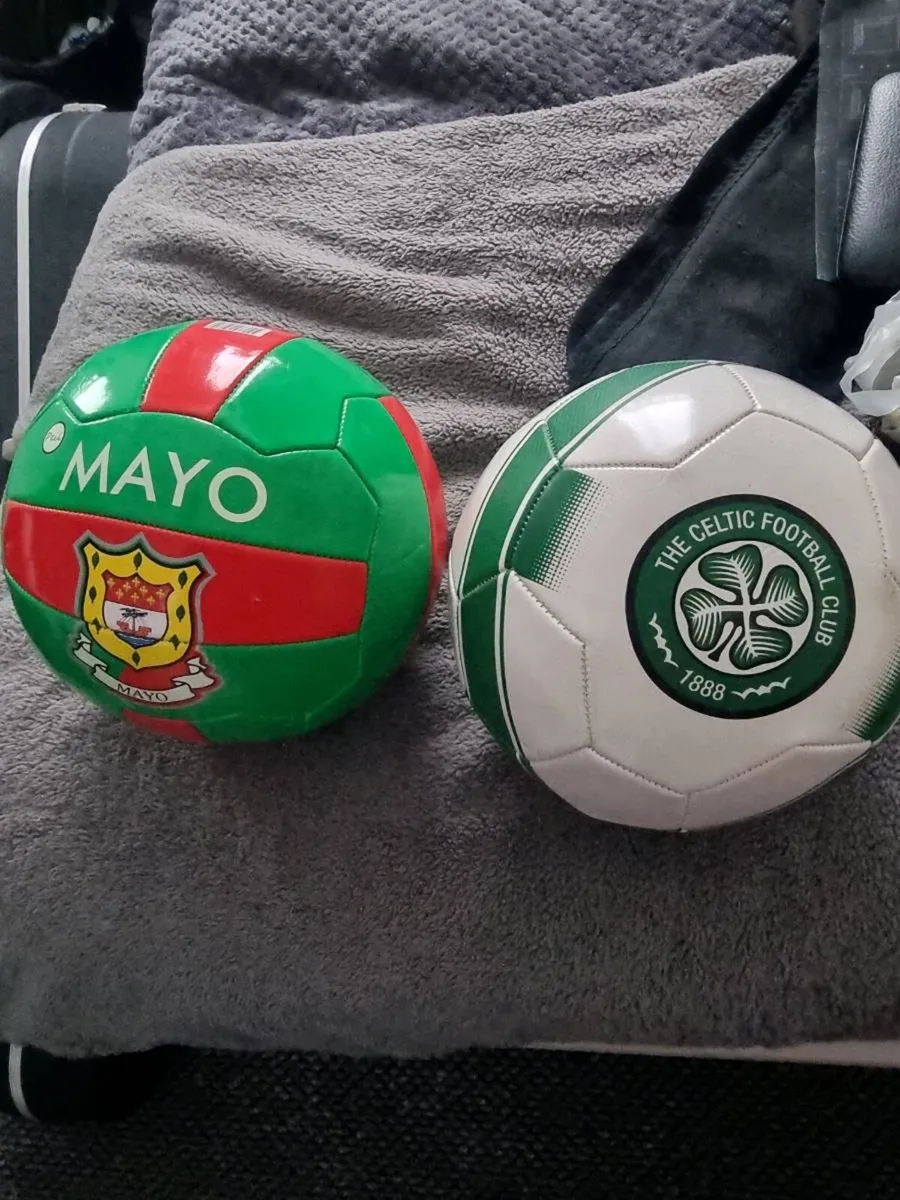2 proper footbalks - Image 3