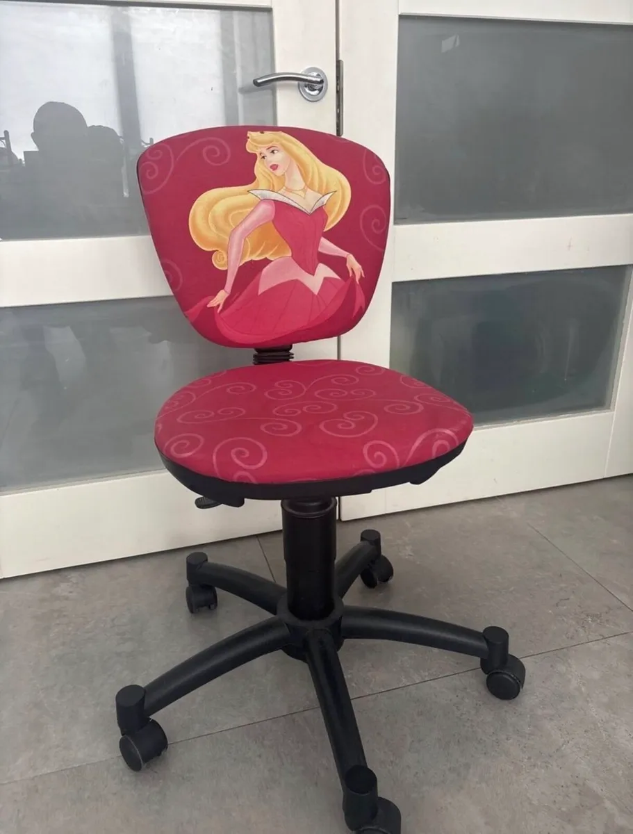 *FREE* Aurora Disney princess desk chair - Image 1