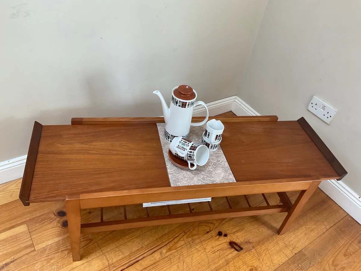 Mid century  extendable coffee table - Image 4