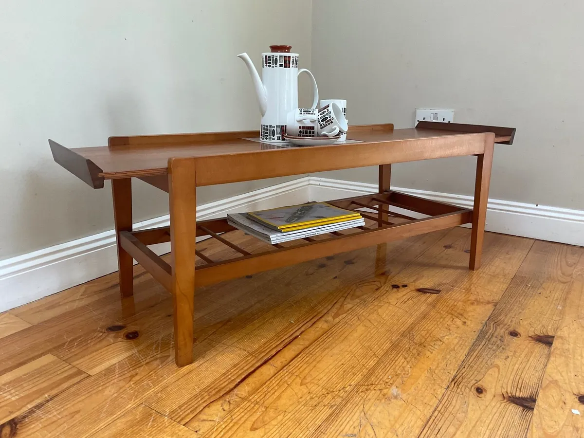 Mid century  extendable coffee table - Image 1